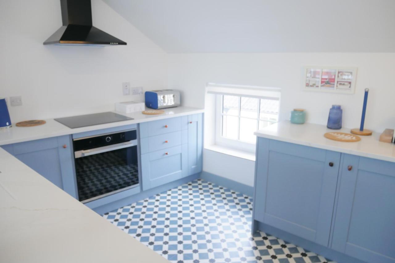 Sunset View, 2 Bedrooms In The Heart Of Holt With Parking Exterior foto